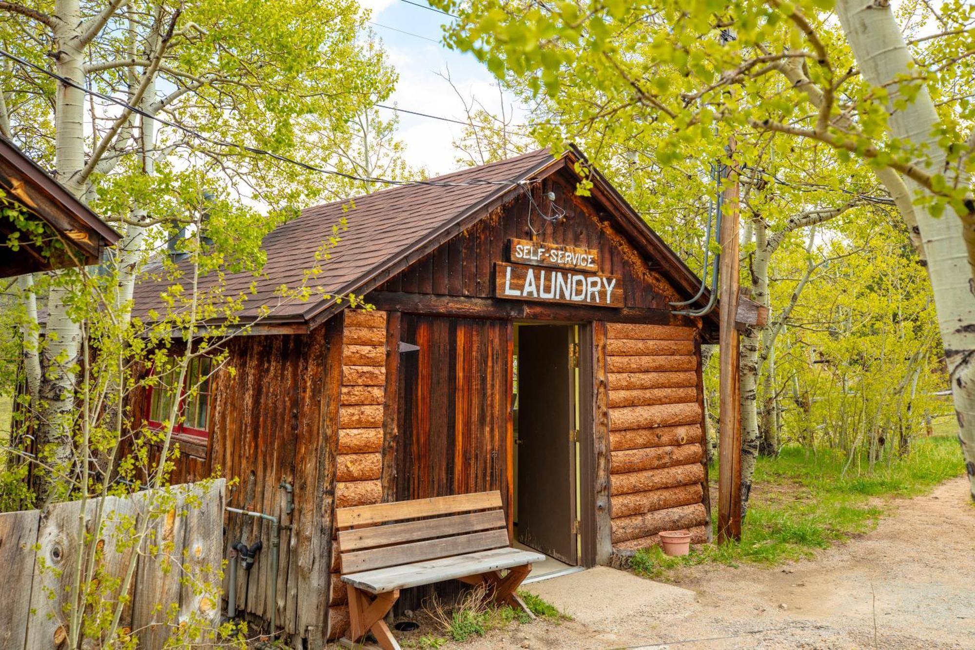 The Meeker Park Lodge Allenspark Exteriör bild